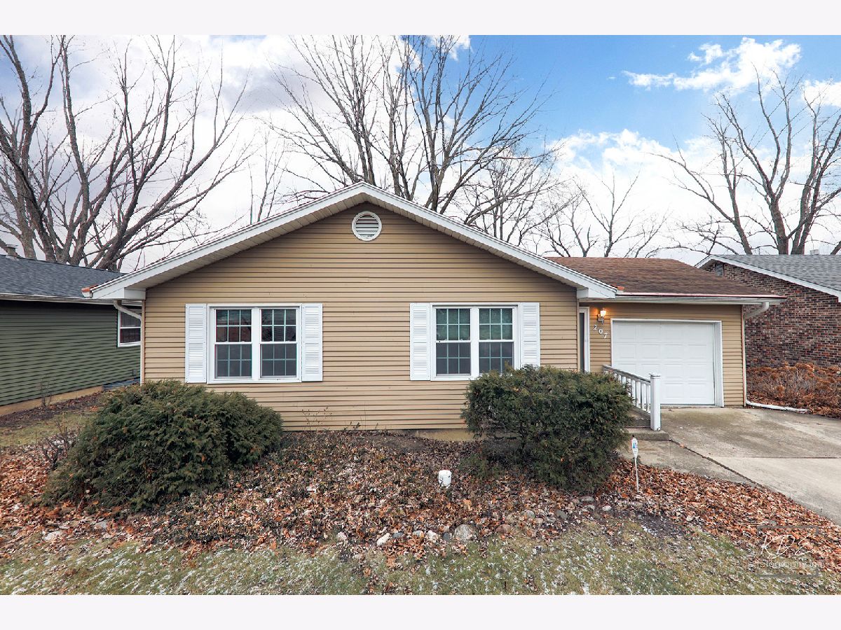 Homes Sold Highlands North Aurora Illinois, 207 Maplewood