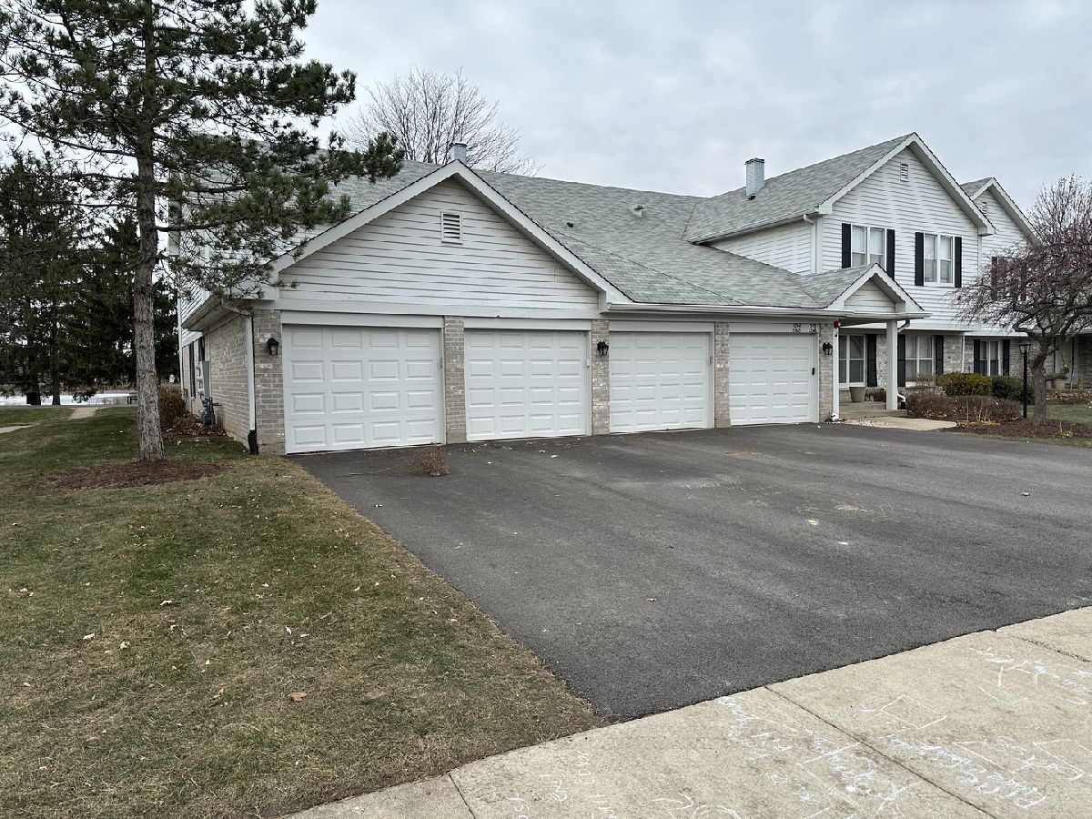 Condos & Townhomes Rented Lake Park Manor Vernon Hills Illinois, 1250 Streamwood