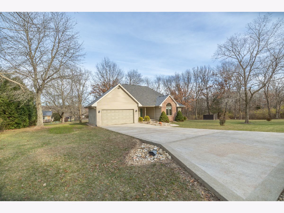 Homes Sold Lost Lake Dixon Illinois, 307 Portage