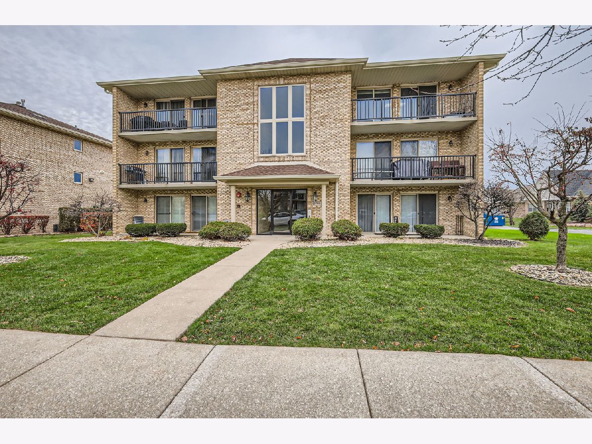 Condominiums Rented Stonehenge Lemont Illinois, 12799 Saint Andrews