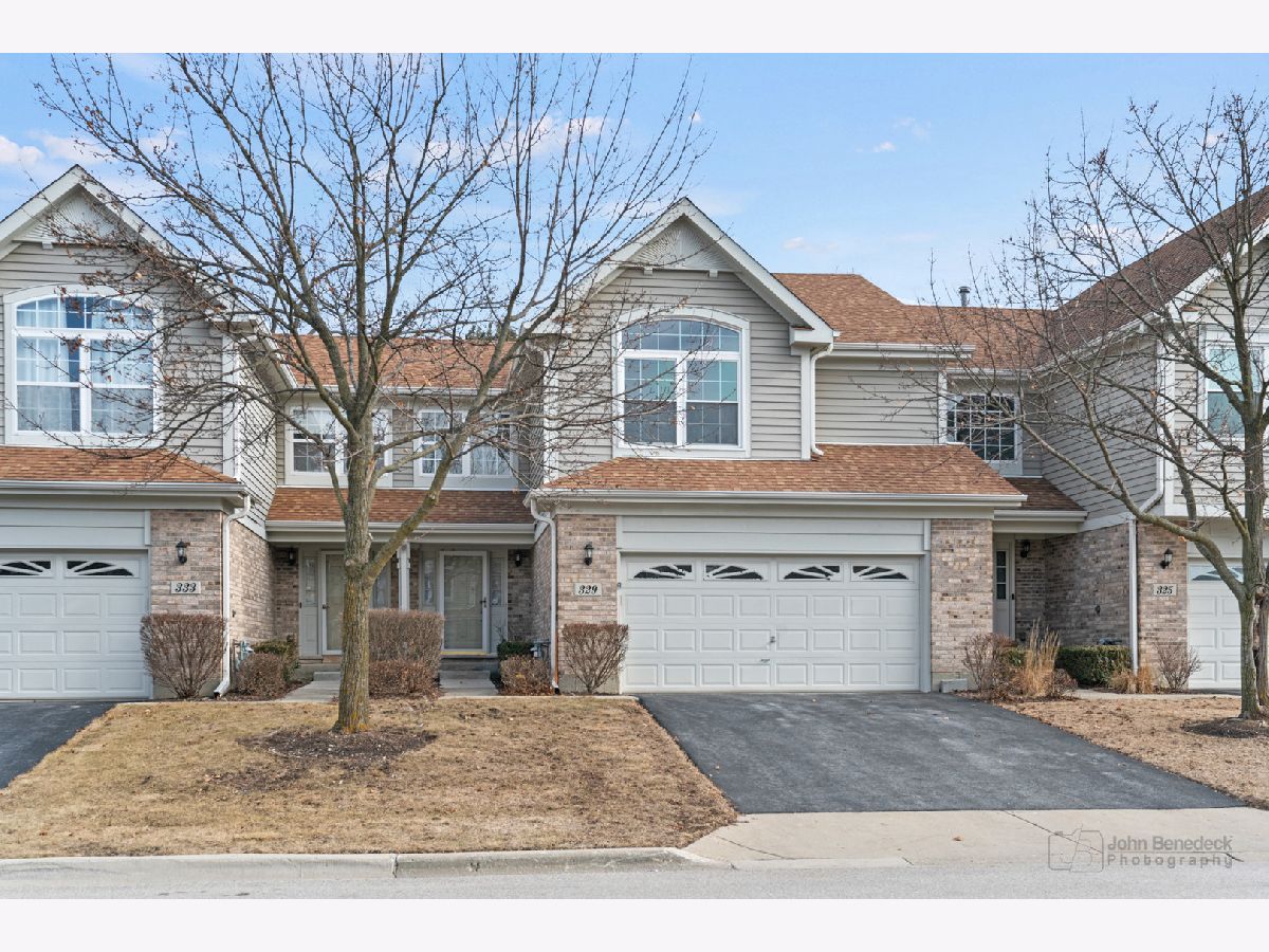 Townhomes & Homes Sold Grosse Pointe Circle Vernon Hills Illinois, 329 Bloomfield