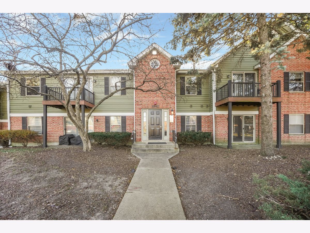 Condominiums Sold Chantecleer Lakes Naperville Illinois, 1543 Raymond