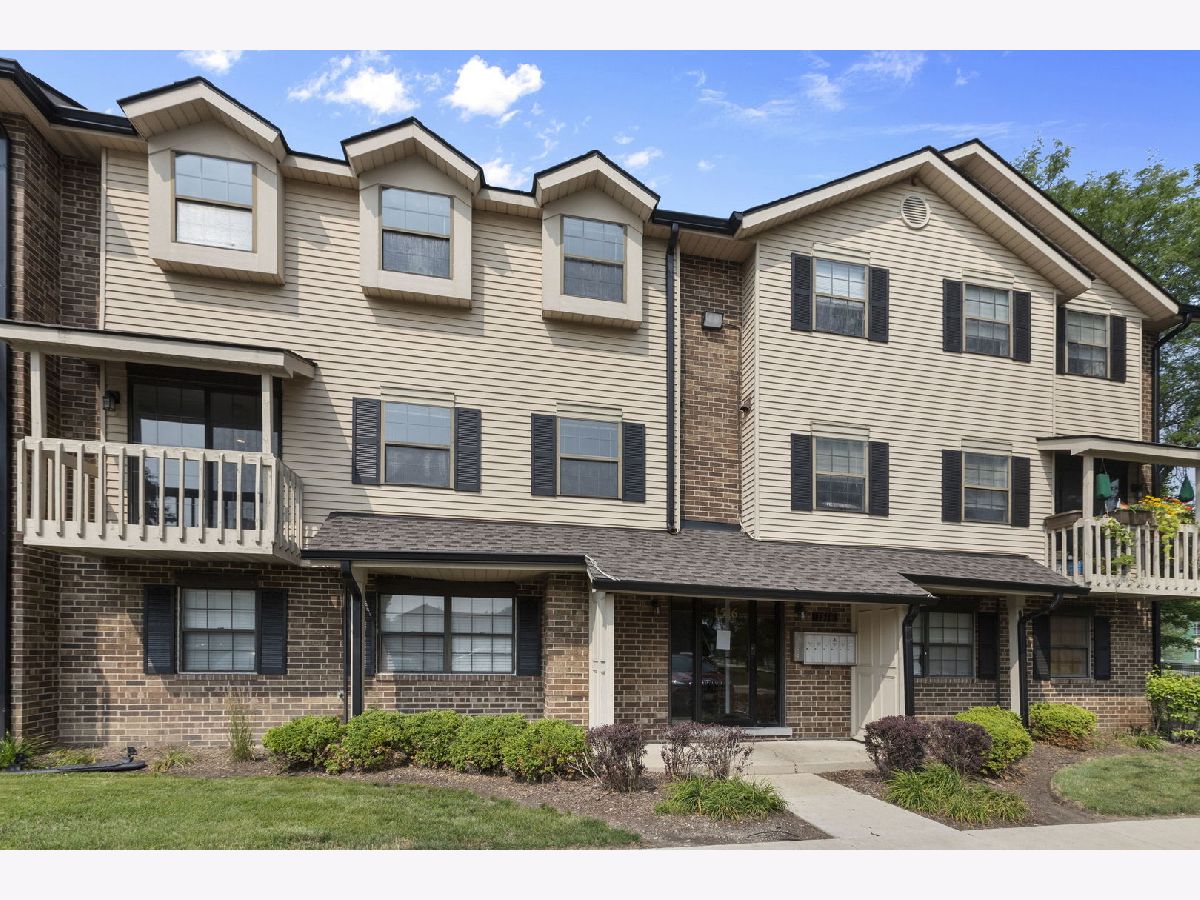 Condos & Townhomes Rented Jefferson West Naperville Illinois, 1516 Jefferson