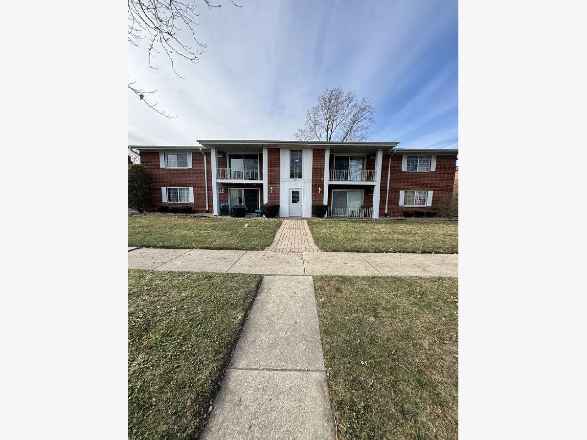  Rented Crestwood Illinois, 12818 Carriage