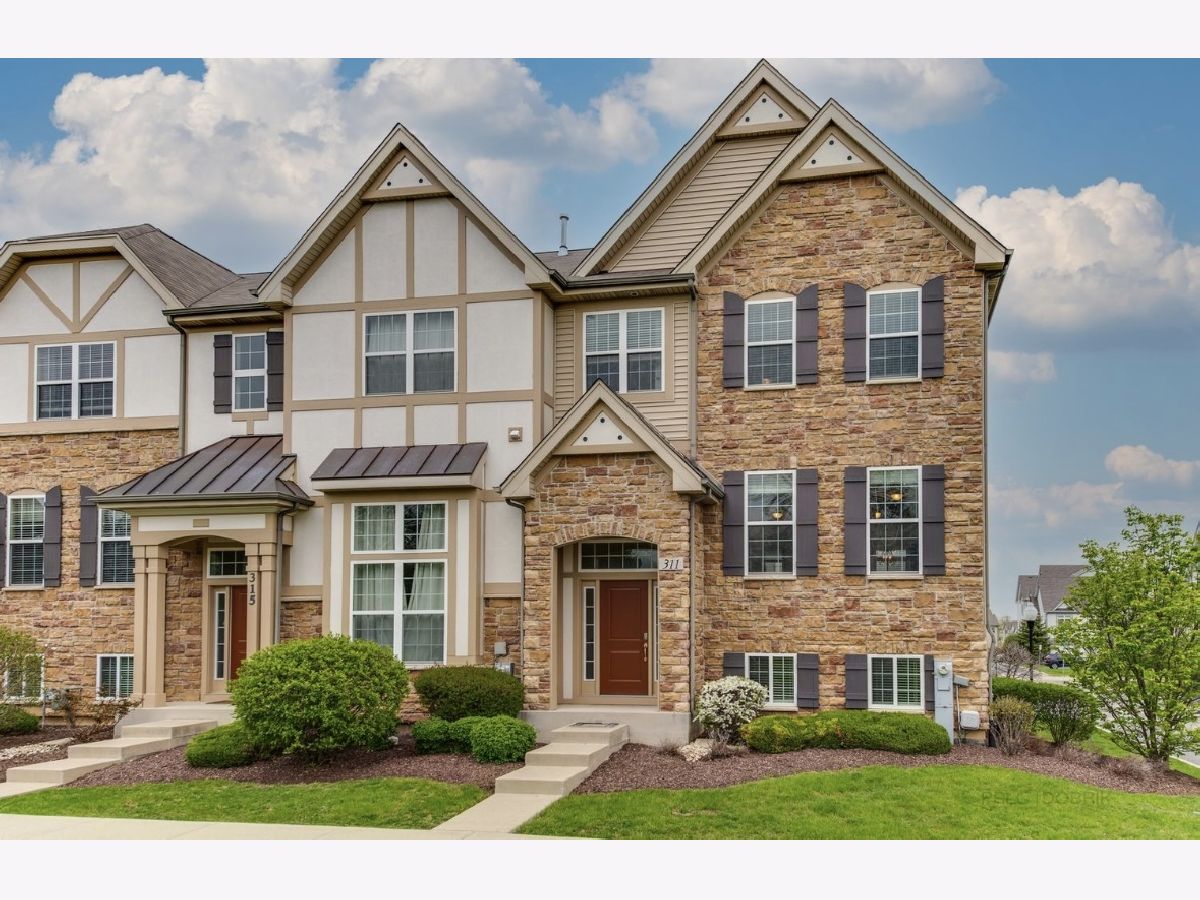 Townhomes & Homes Sold Easton Park Carol Stream Illinois, 311 Saunders