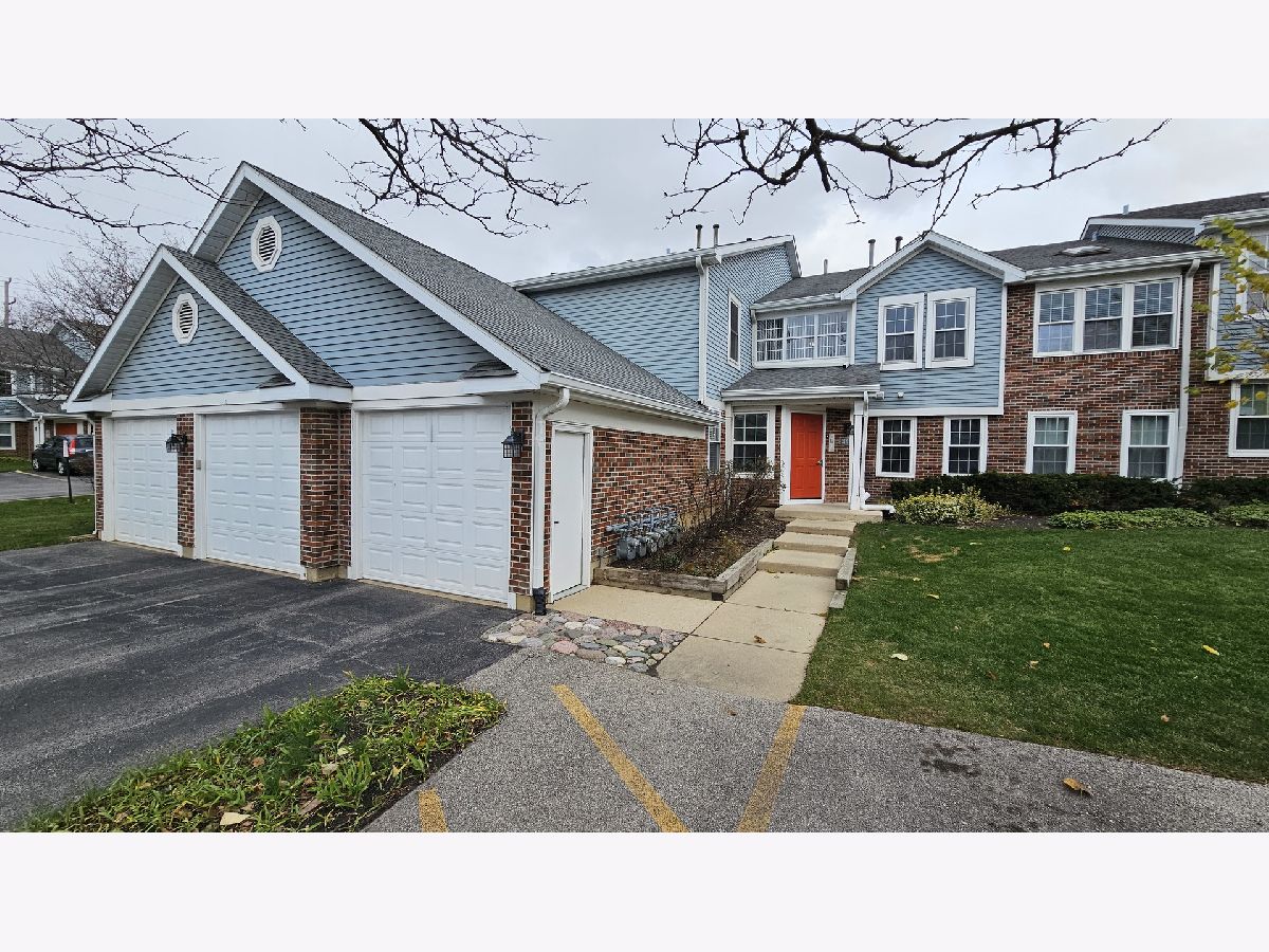 Condominiums Sold Hamilton Place Palatine Illinois, 214 Jennifer