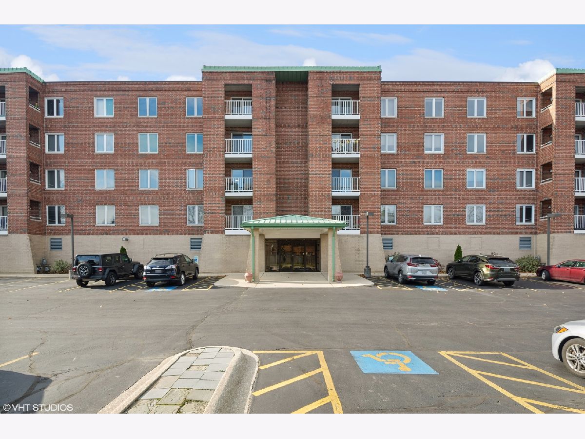 Condominiums & Homes Sold Arbors Of Morton Grove Morton Grove Illinois, 6211 Lincoln