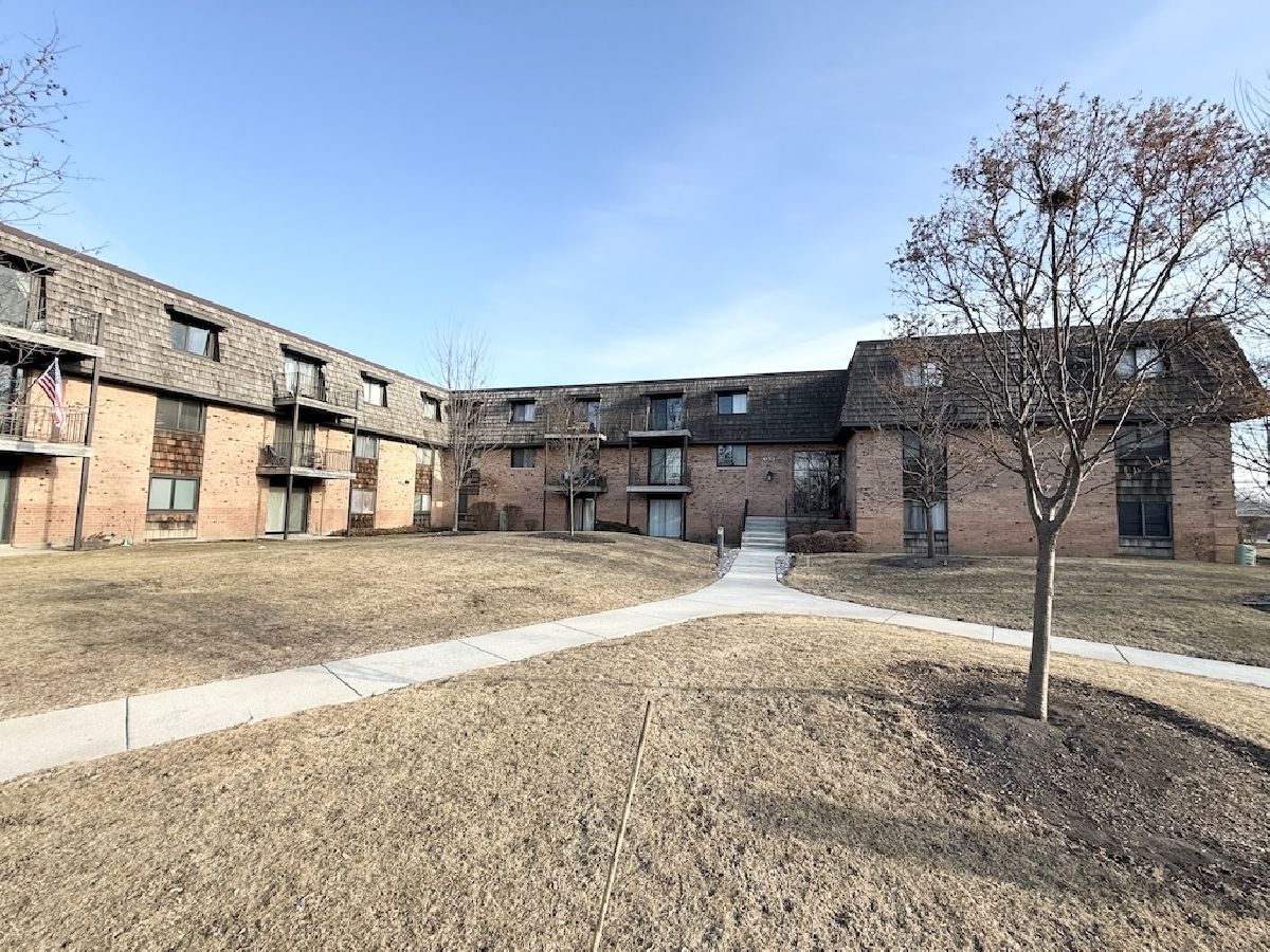 Condominiums Sold Arbors Of Buffalo Grove Buffalo Grove Illinois, 1 Oak Creek