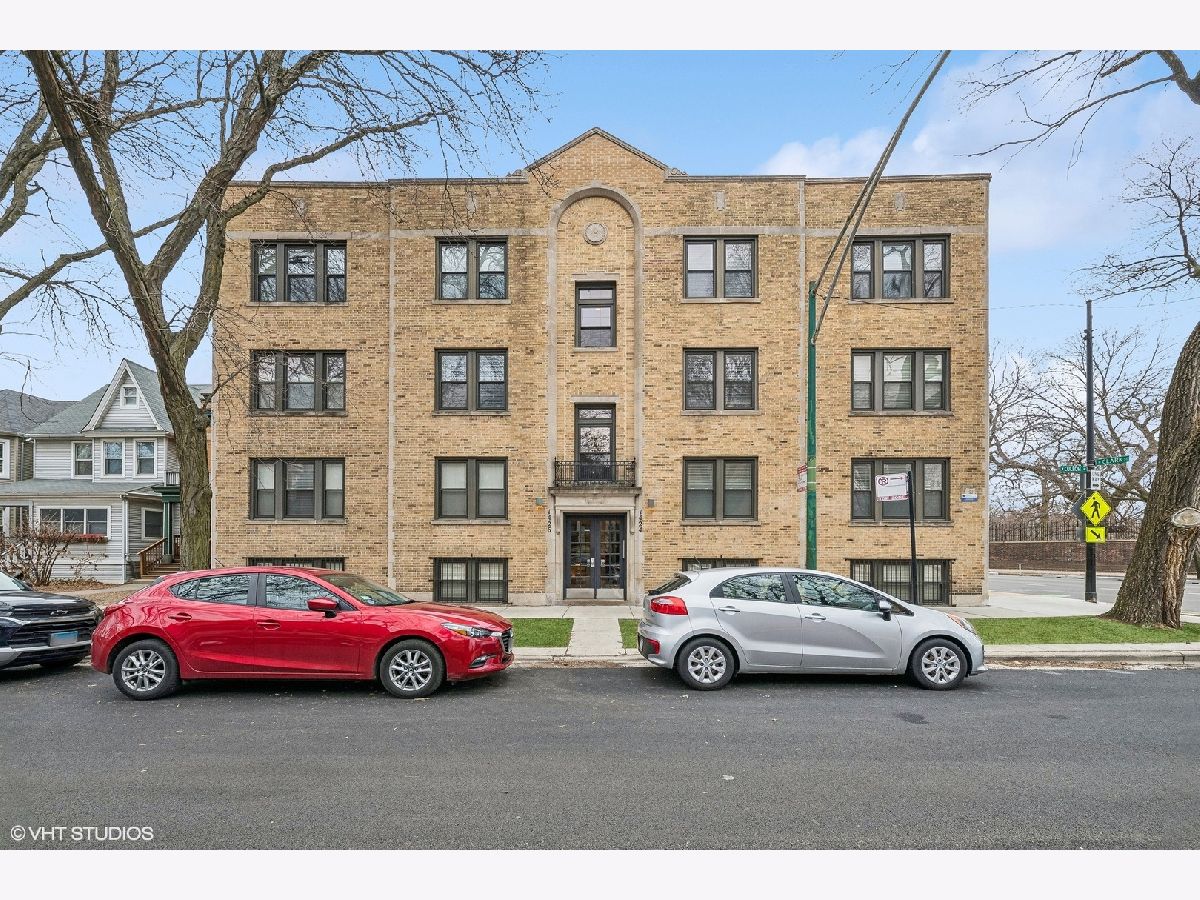 Condominiums Sold Cullom Avenue Condos Chicago Illinois, 1424 Cullom