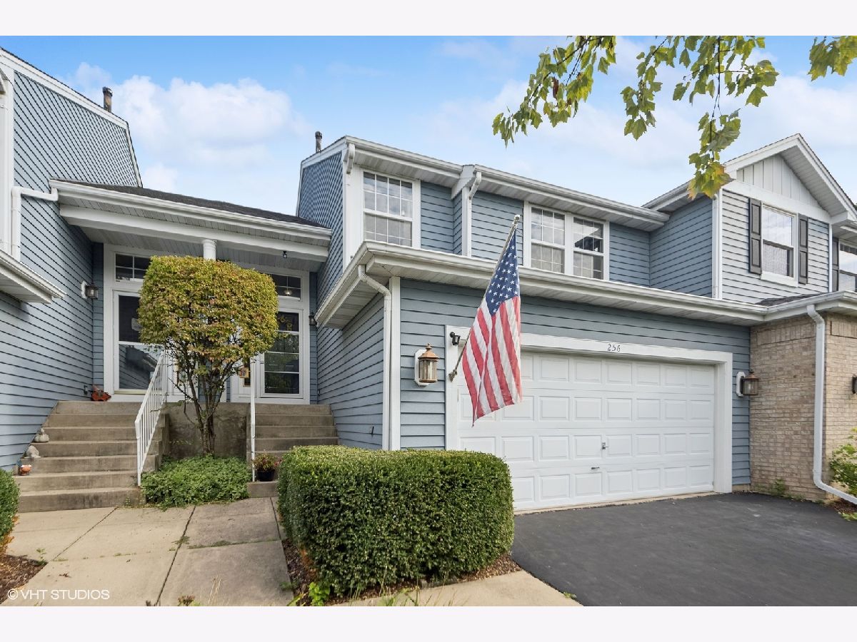 Townhomes Sold Nantucket Willowbrook Illinois, 256 Weather Hill