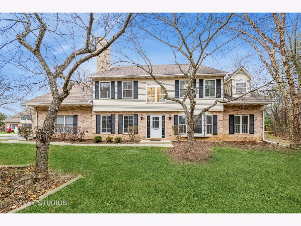 Townhomes & Condos Sold Laurel Oaks Streamwood Illinois, 1552 Laurel Oaks