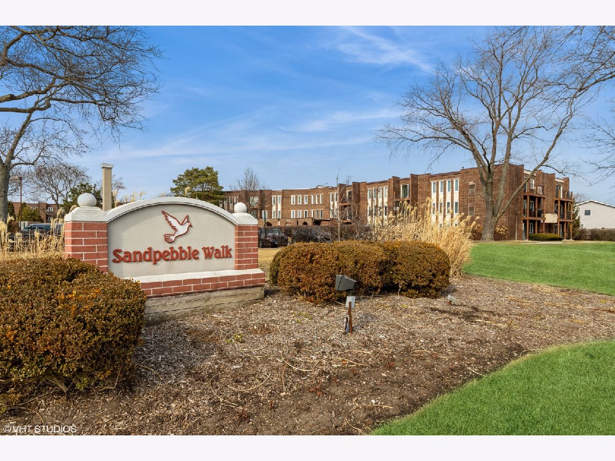 Condominiums Sold Sandpebble Walk Wheeling Illinois, 1525 Sander