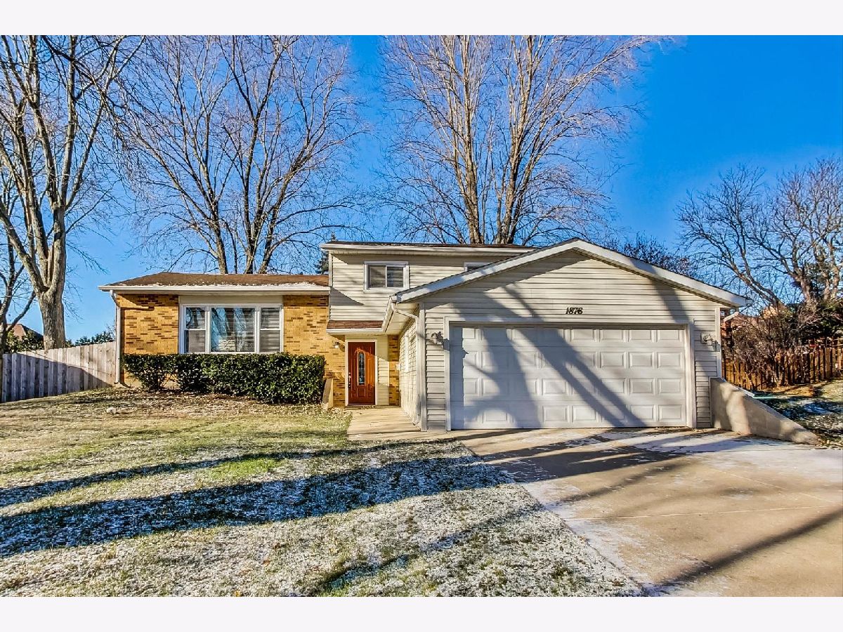 Homes & Townhomes & Condos Sold Briarcliffe Wheaton Illinois, 1876 Cambridge