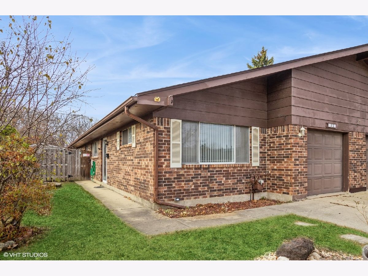 Townhomes & Homes Sold Belaire Manor Streamwood Illinois, 1231 Fulton