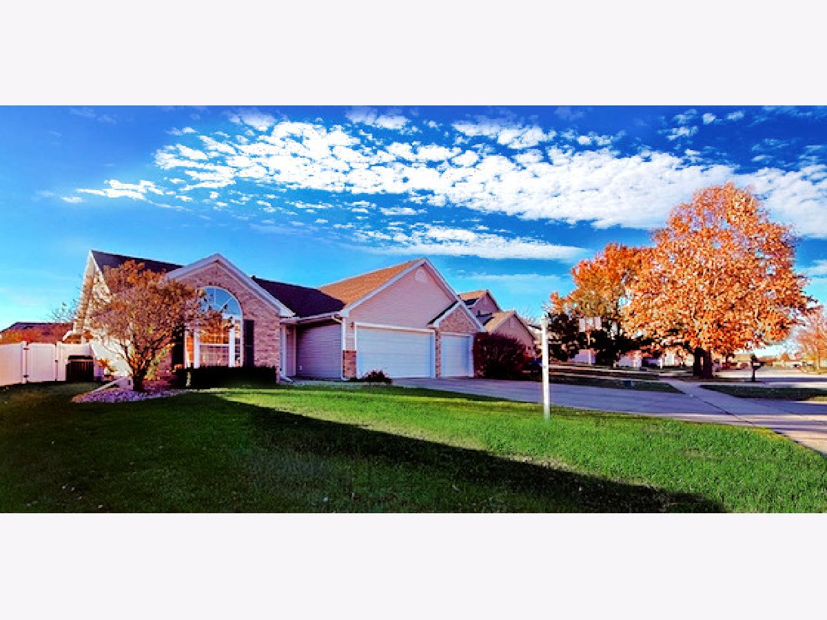 Condominiums & Homes Sold Turnberry Ridge Champaign Illinois, 1203 Cobblefield