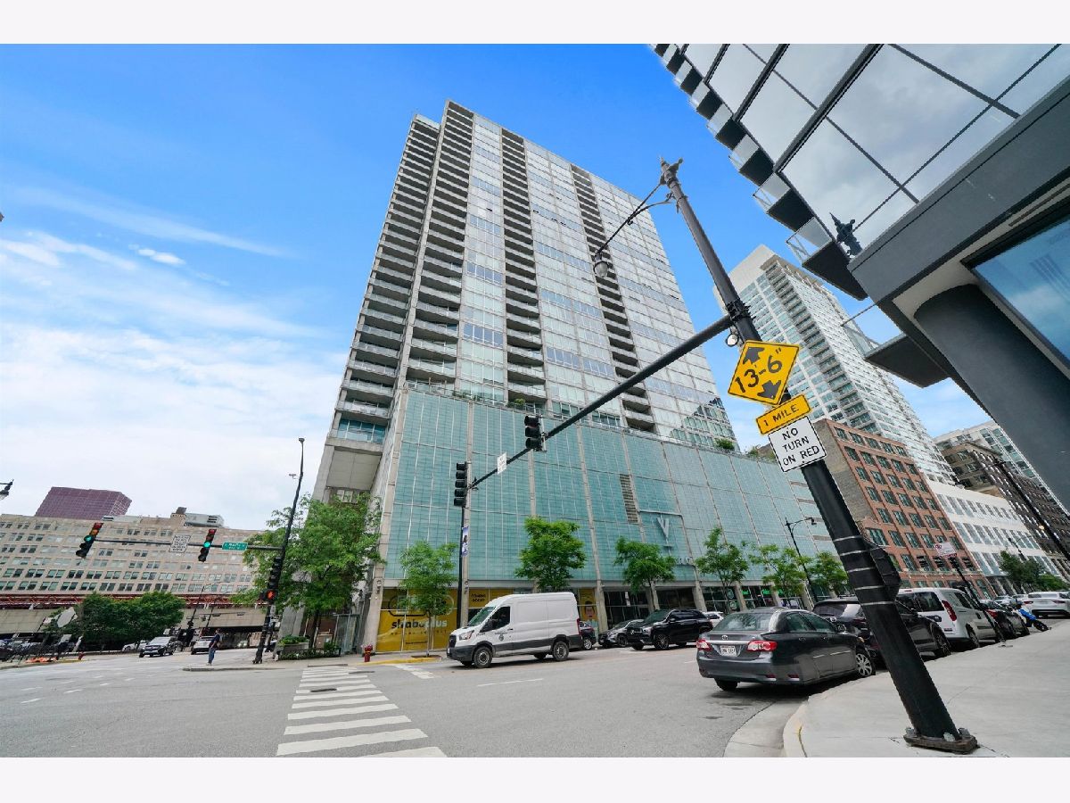 Condominiums Sold Printers Row Chicago Illinois, 611 Wells