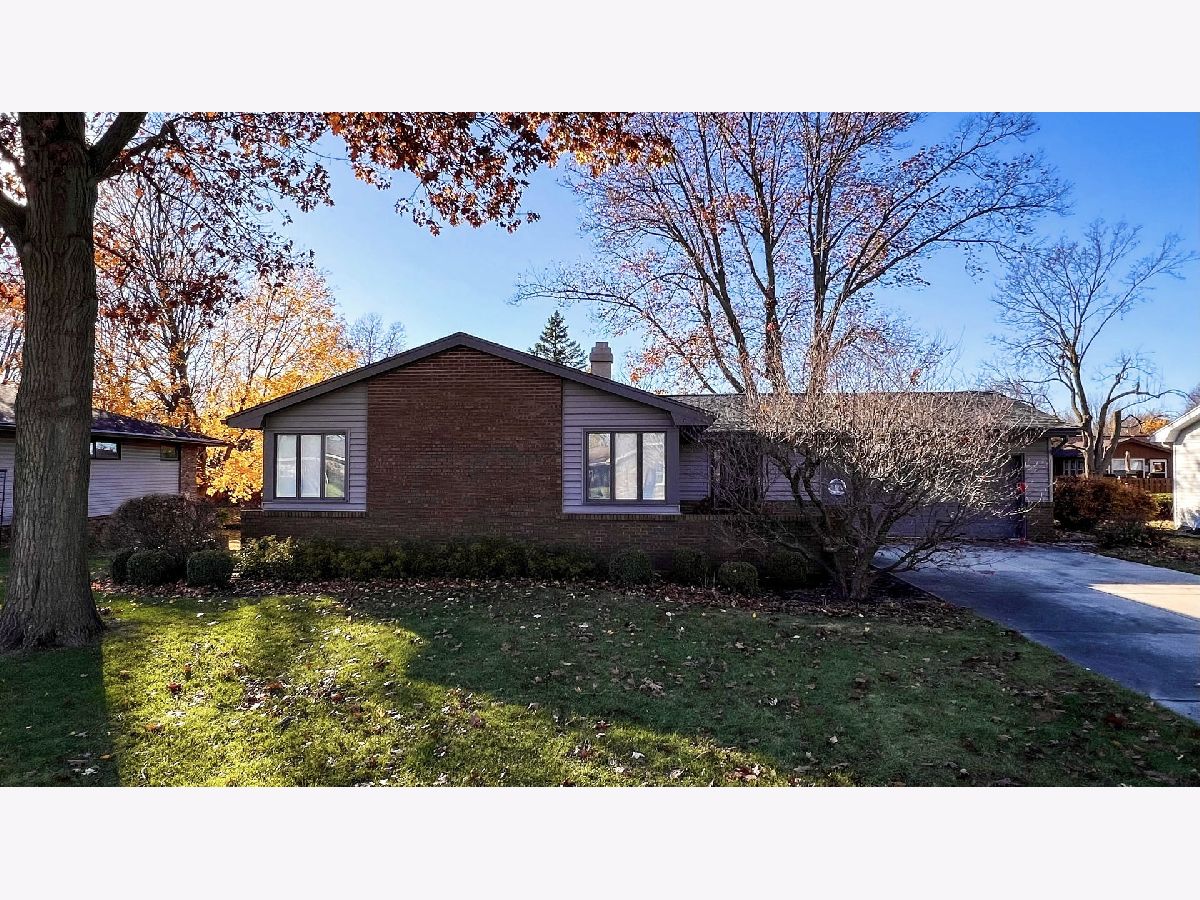 Homes & Condos & Townhomes Sold Pleasant Hills Normal Illinois, 205 Riss