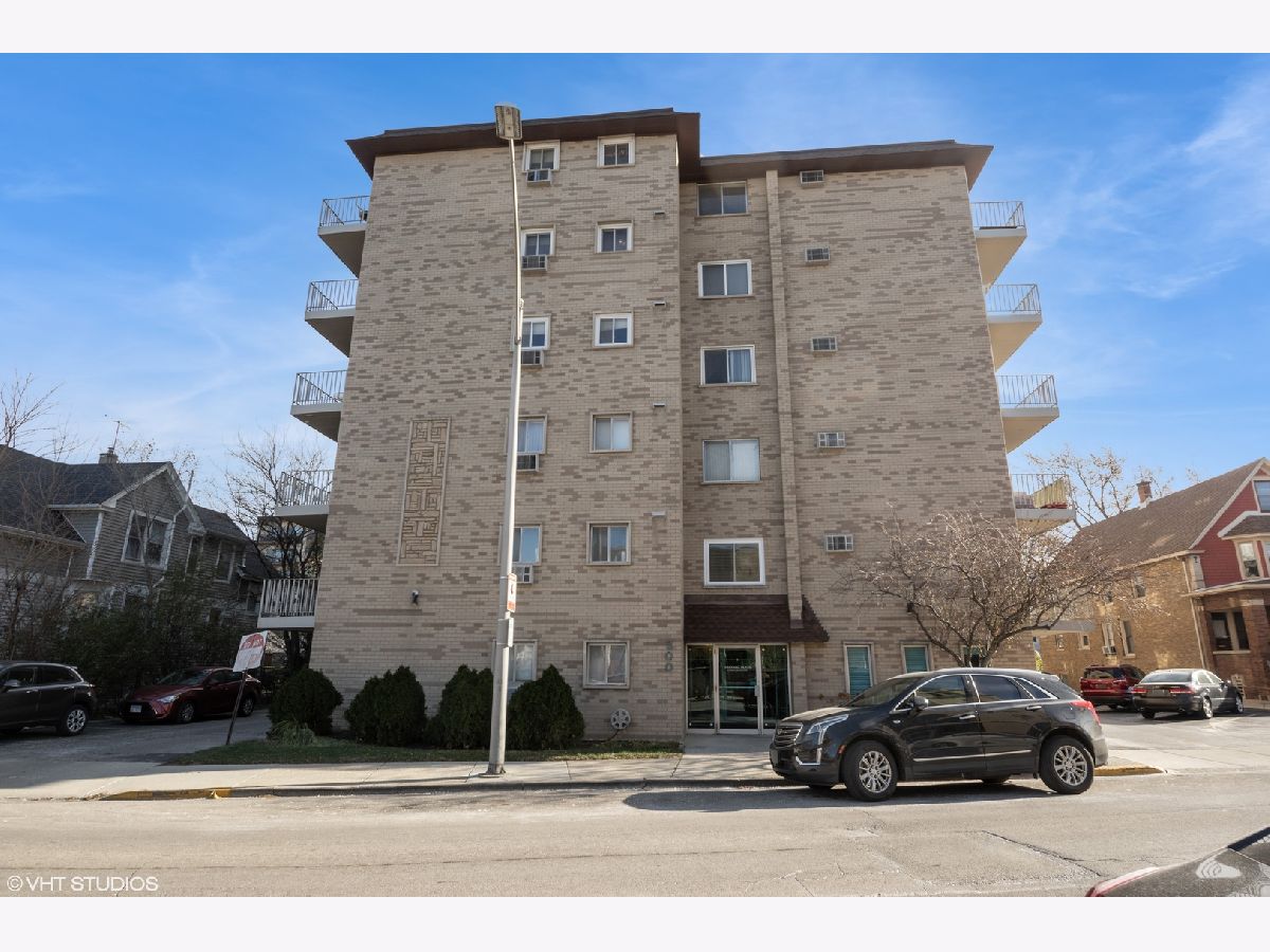 Condominiums Sold Harvard House Forest Park Illinois, 300 Circle