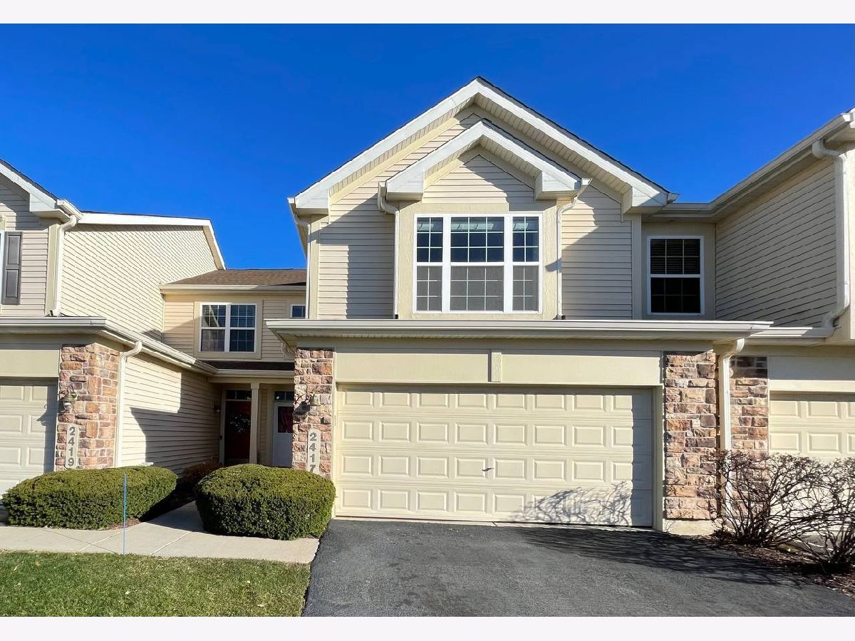 Townhomes & Homes Rented Georgetown Commons Aurora Illinois, 2417 Georgetown