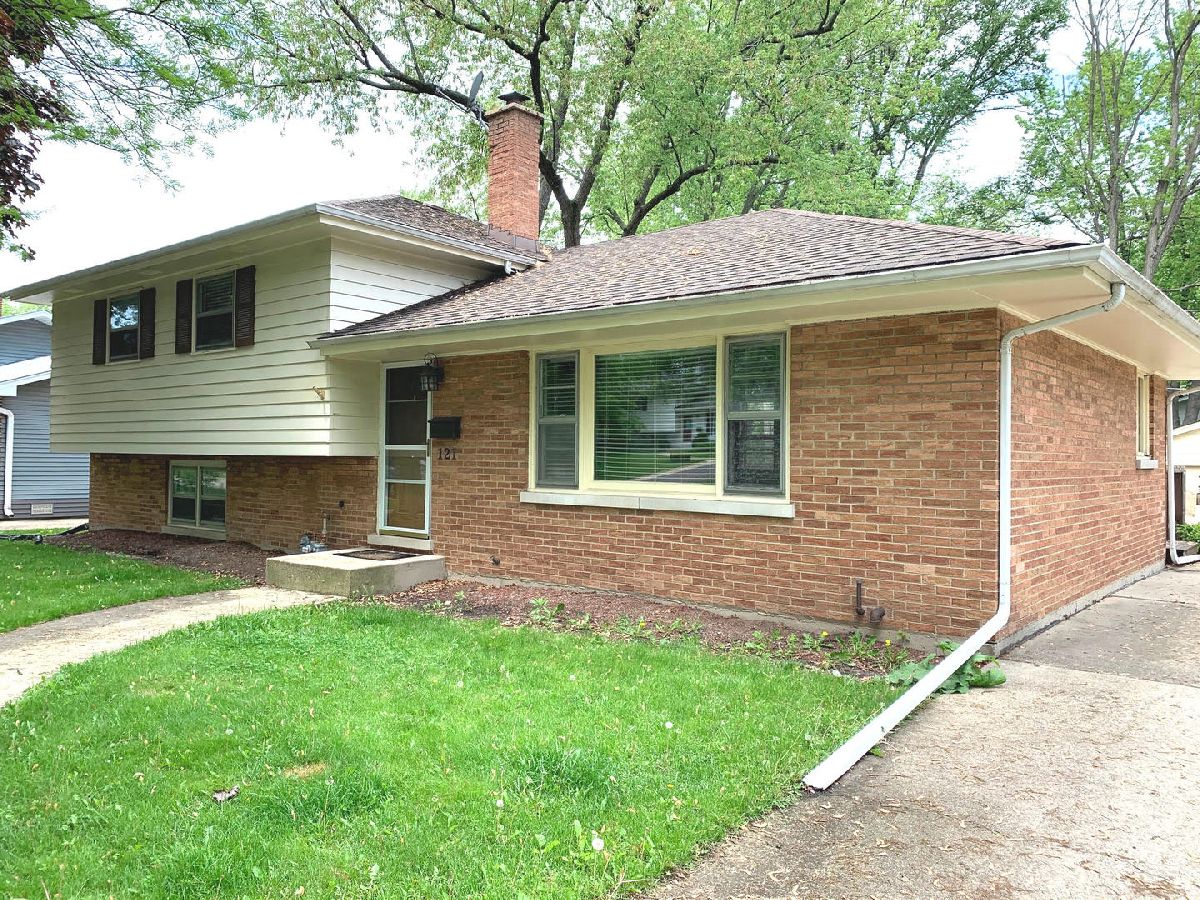 Homes Rented West Highlands Naperville Illinois, 121 Elmwood