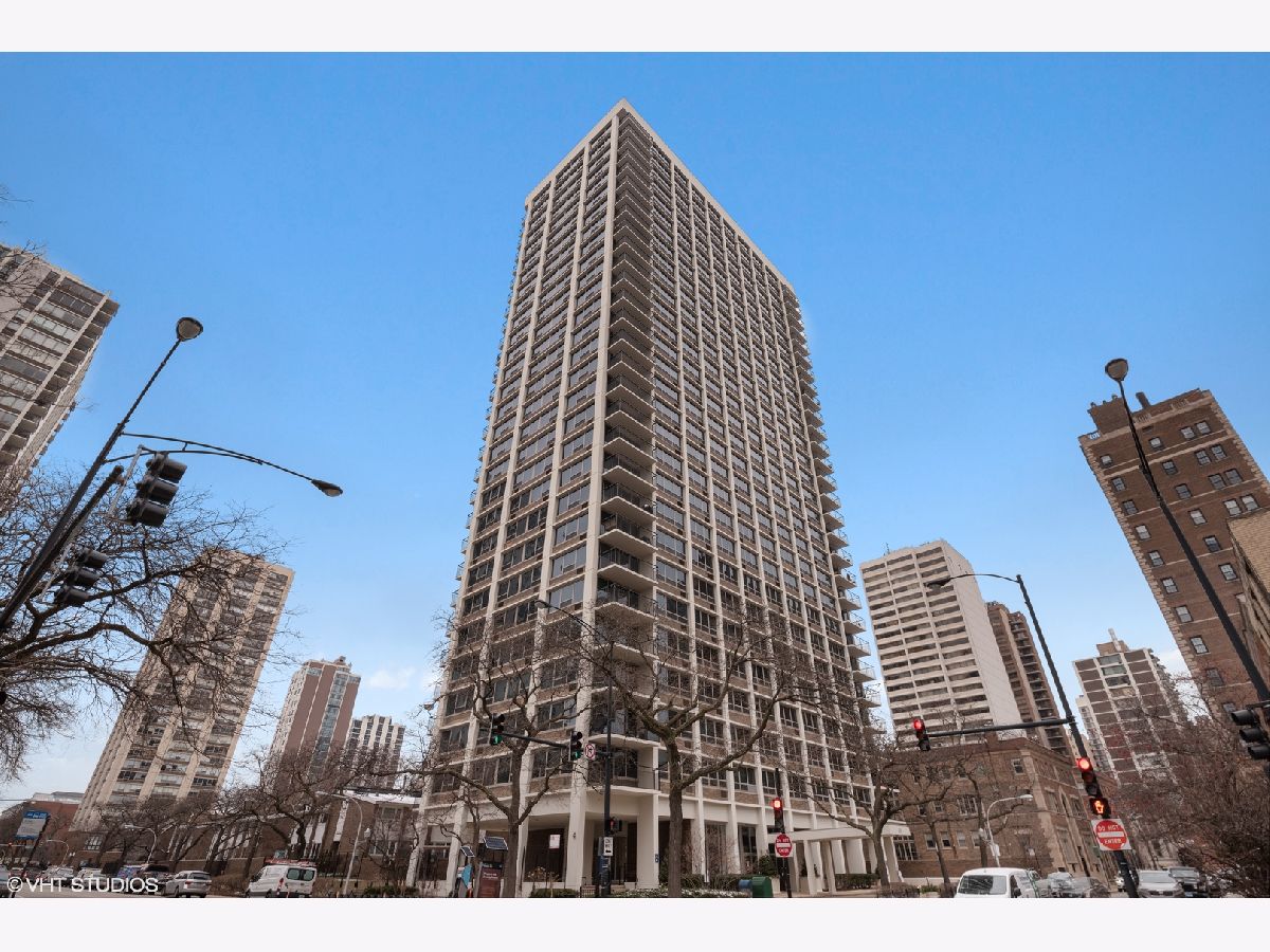 Condominiums Rented Lowell House Chicago Illinois, 88 Schiller