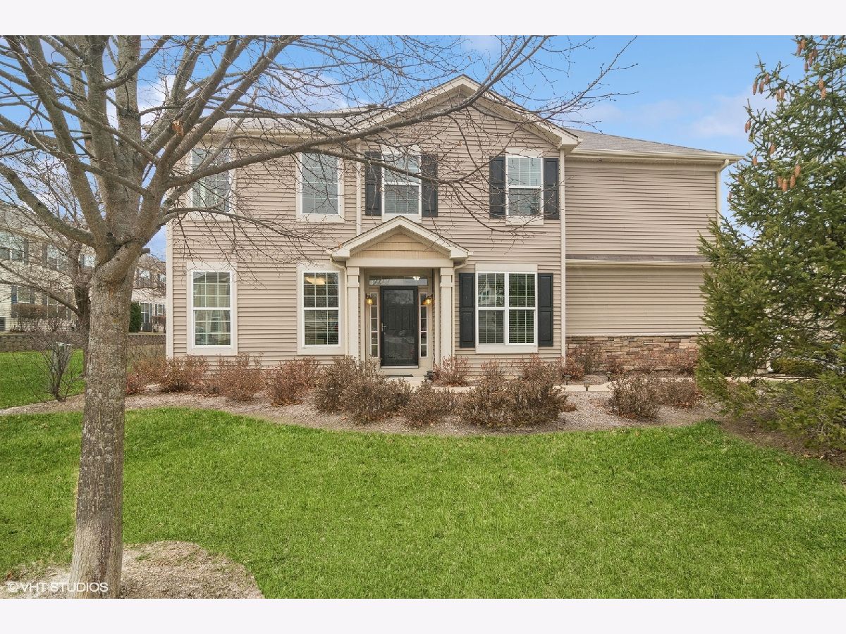 Townhomes & Homes Sold Emerald Bay Round Lake Illinois, 430 Jade