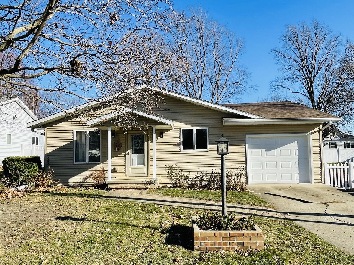  Sold Toluca Illinois, 134 Lincoln