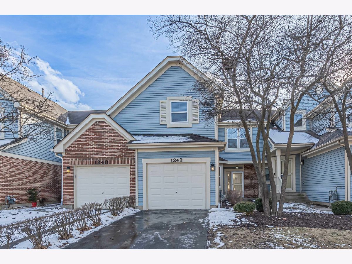 Townhomes & Condos Sold Villas Of The Fields Naperville Illinois, 1242 Tennyson