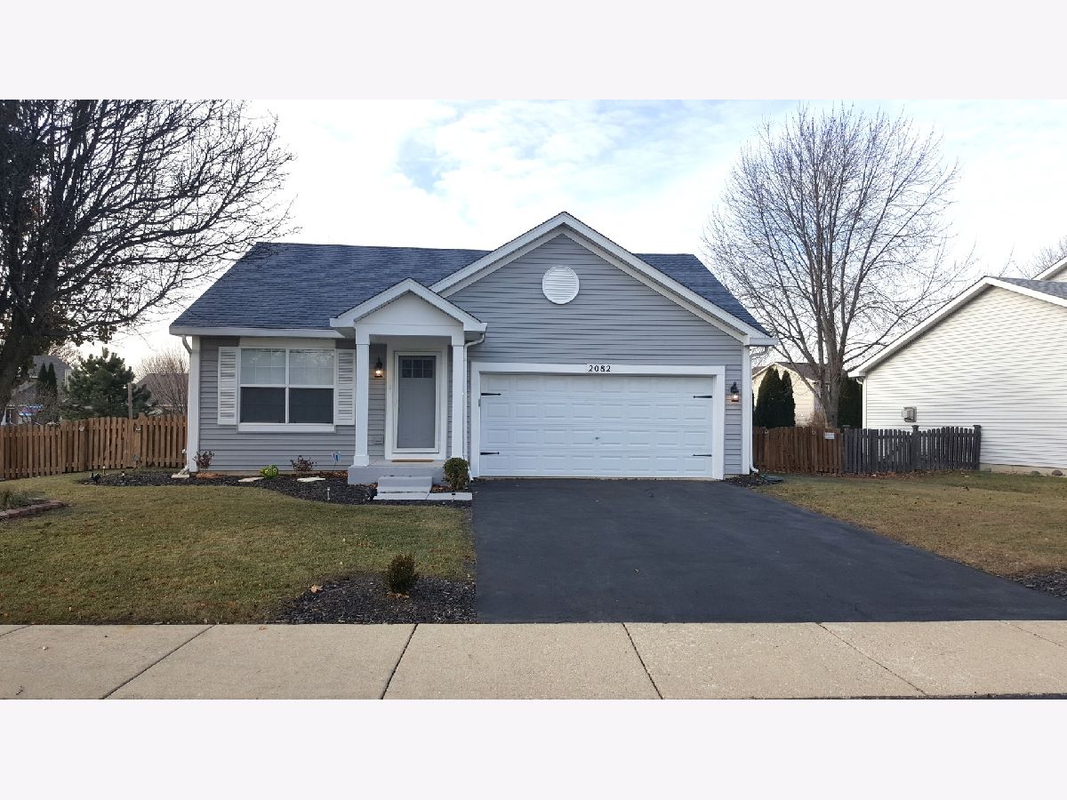 Townhomes & Homes Rented Lakewood Creek Montgomery Illinois, 2082 Kathleen