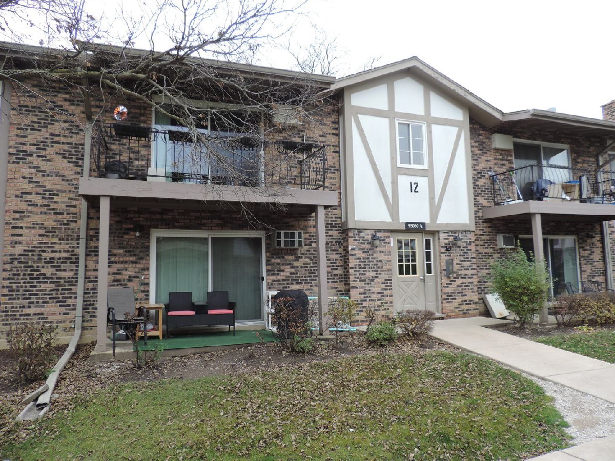 Condos & Townhomes Sold Stratford Green Willowbrook Illinois, 9S060 Lake