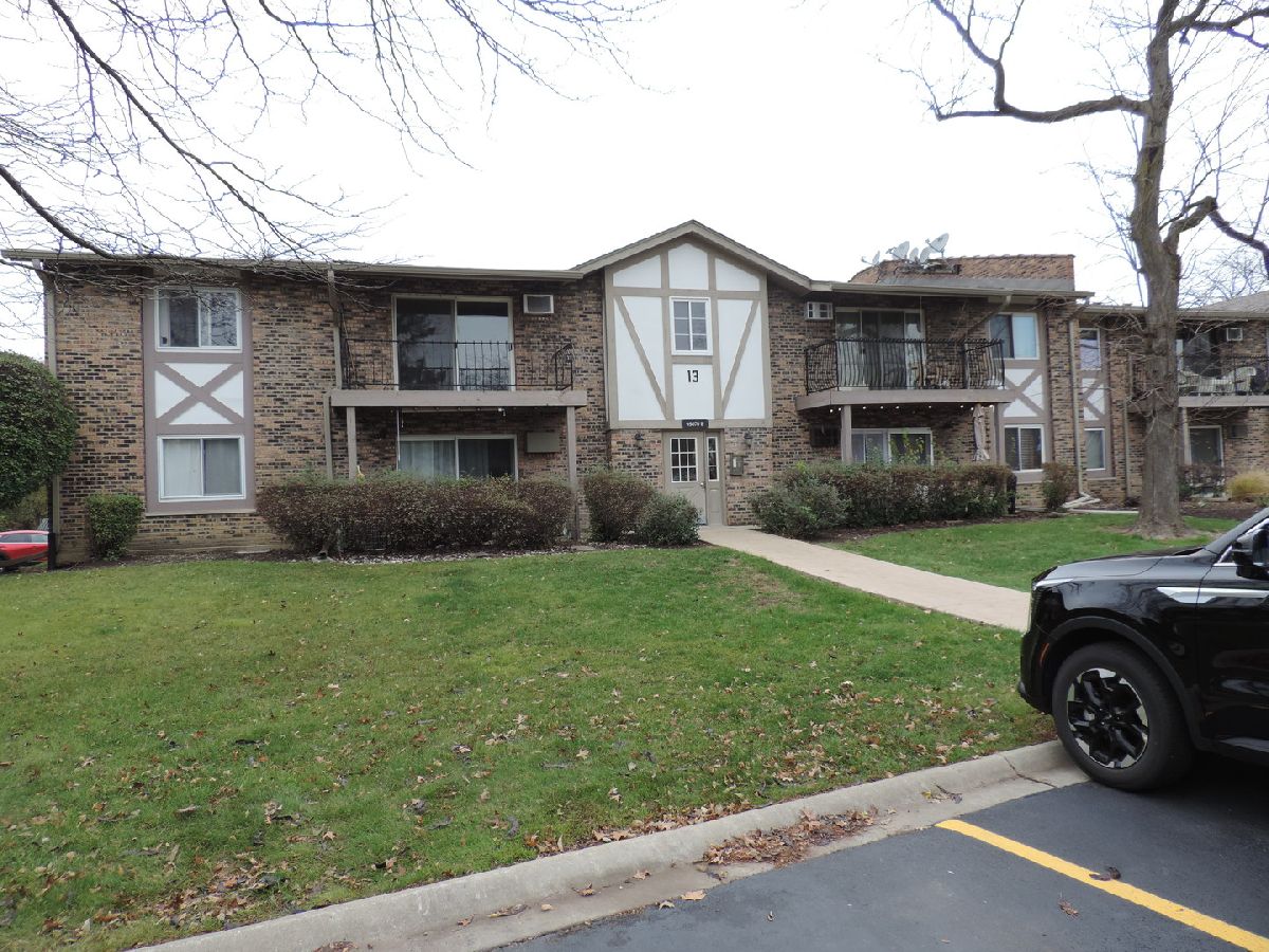 Condos & Townhomes Sold Stratford Green Willowbrook Illinois, 9S070 Lake
