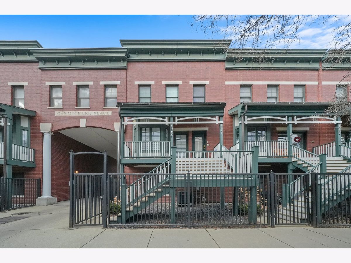 Townhomes Sold Carmichael Place Chicago Illinois, 1026 Monroe