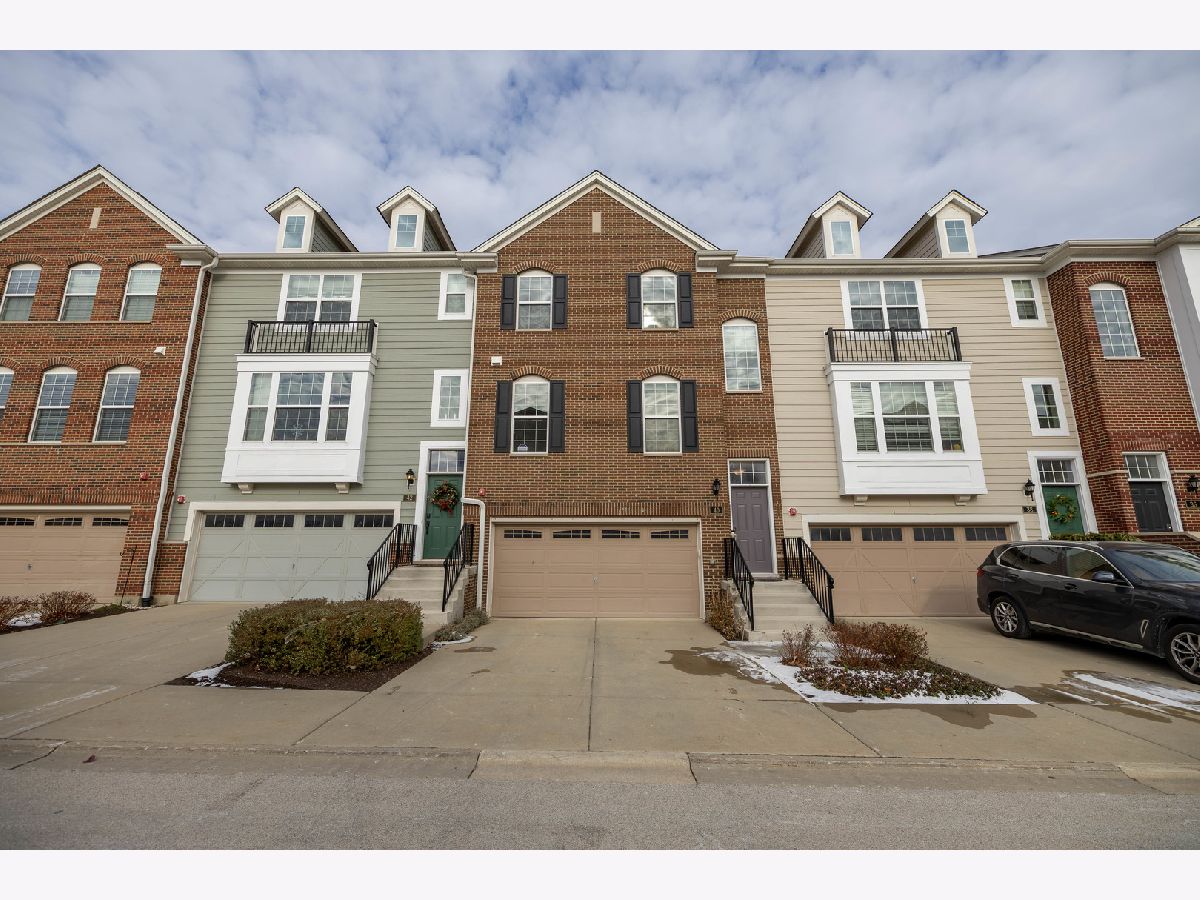 Townhomes & Homes Rented Pleasant Square Schaumburg Illinois, 40 Neri
