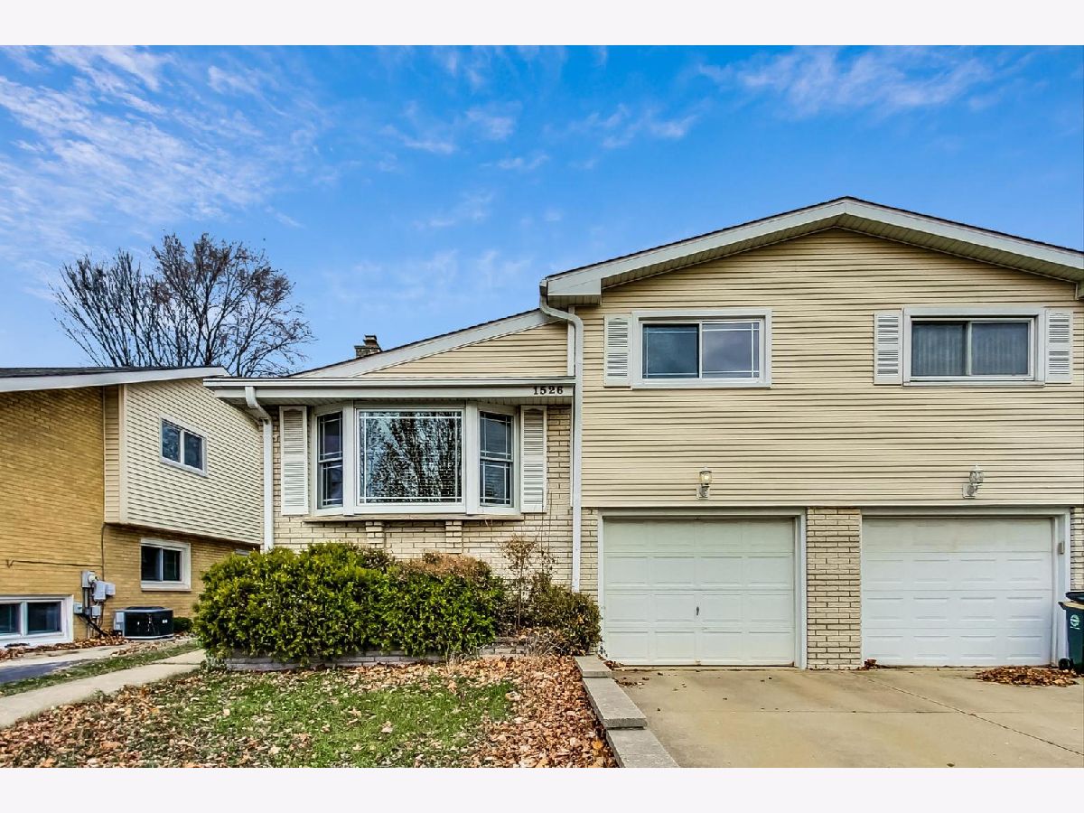 Condos & Townhomes Sold Sugarbrook Arlington Heights Illinois, 1526 Lillian
