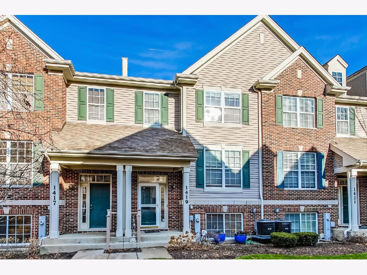 Townhomes Sold Fairfield Place Lombard Illinois, 1419 Fairfield