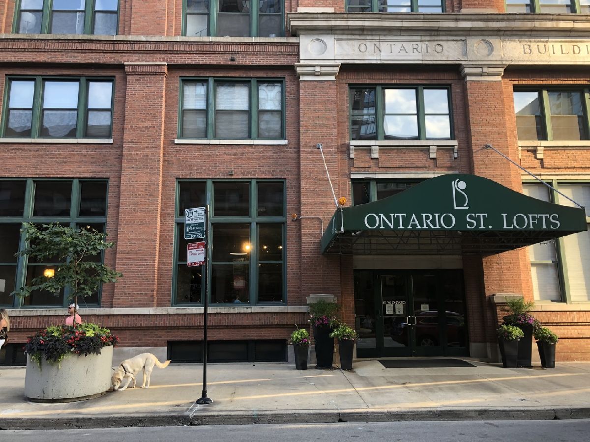 Condominiums Rented Ontario Street Lofts Chicago Illinois, 411 Ontario