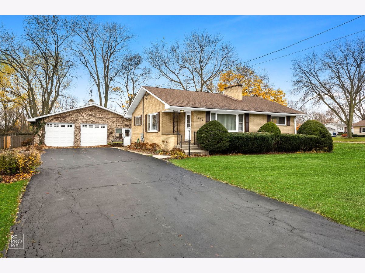 Homes Rented Wildwood Grayslake Illinois, 17459 Gages Lake