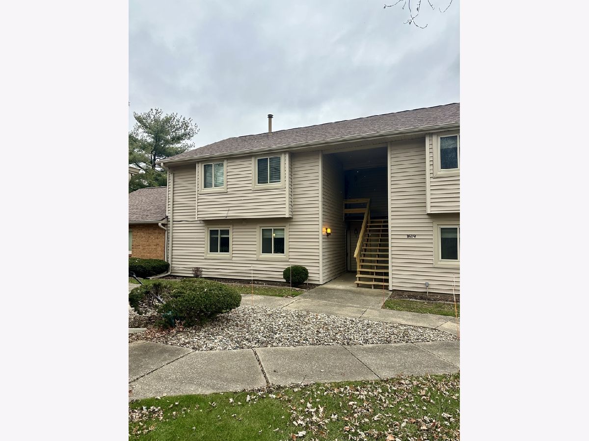 Homes & Condominiums Sold Arbours Savoy Illinois, 1619 Lyndhurst