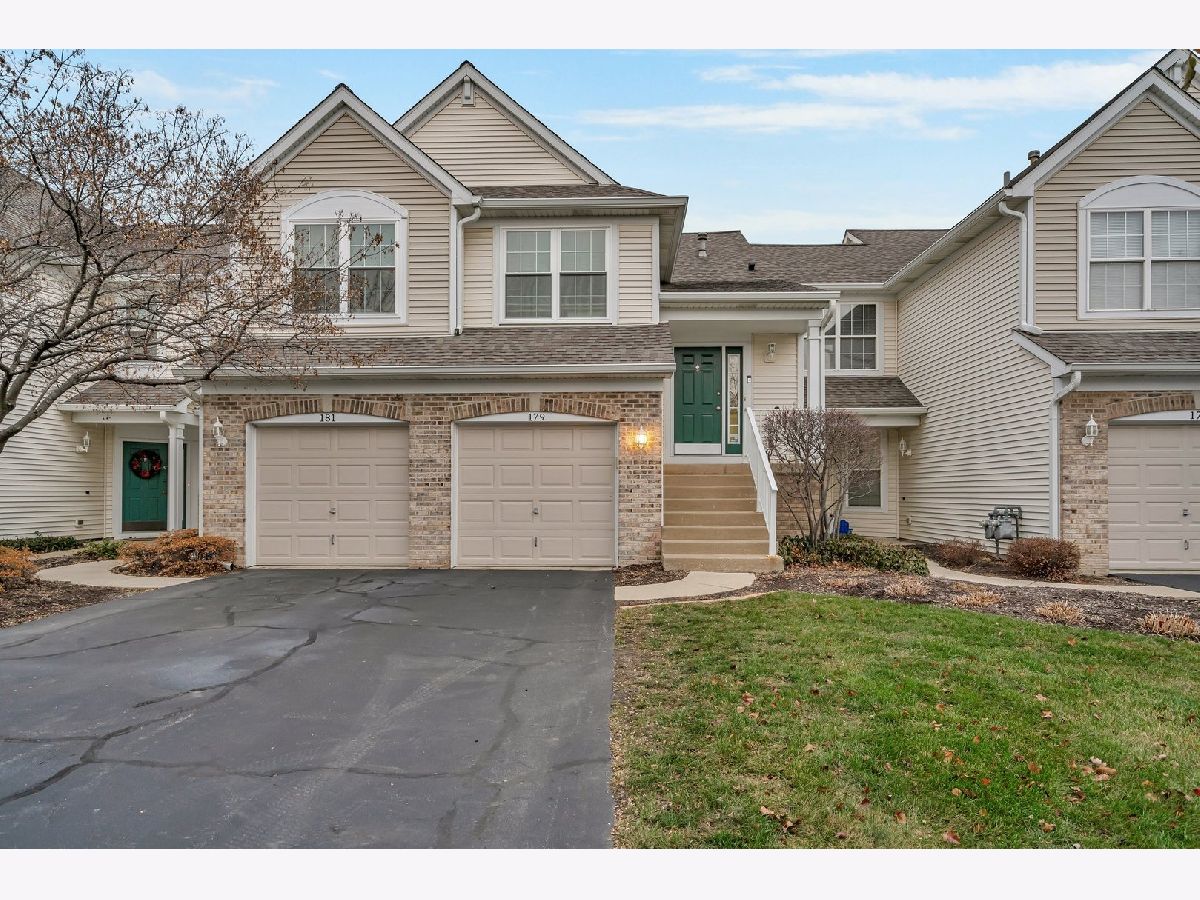 Townhomes Sold Autumn Lakes Aurora Illinois, 179 Hidden Pond