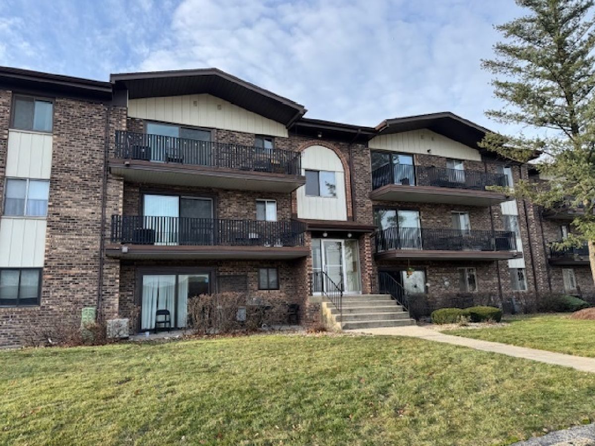 Condominiums Sold Sandpiper South Crestwood Illinois, 5239 James