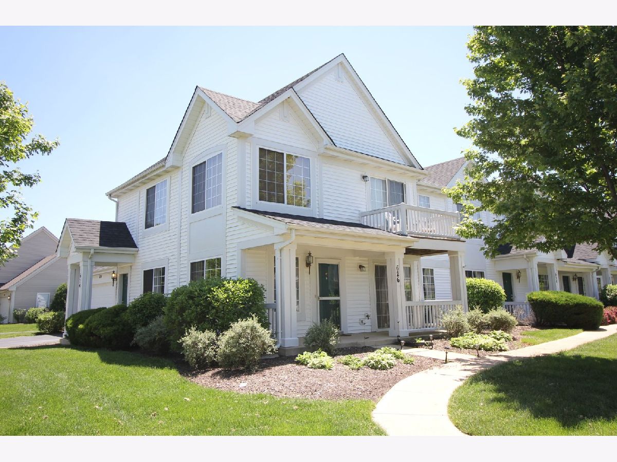 Townhomes Rented Lincoln Station Oswego Illinois, 626 Lincoln Station