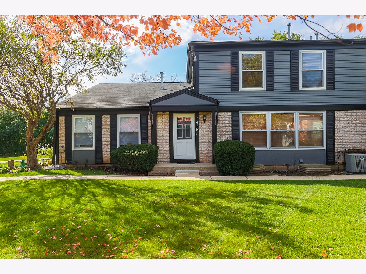 Townhomes & Condos Rented Inverrary Deerfield Illinois, 1428 Inverrary