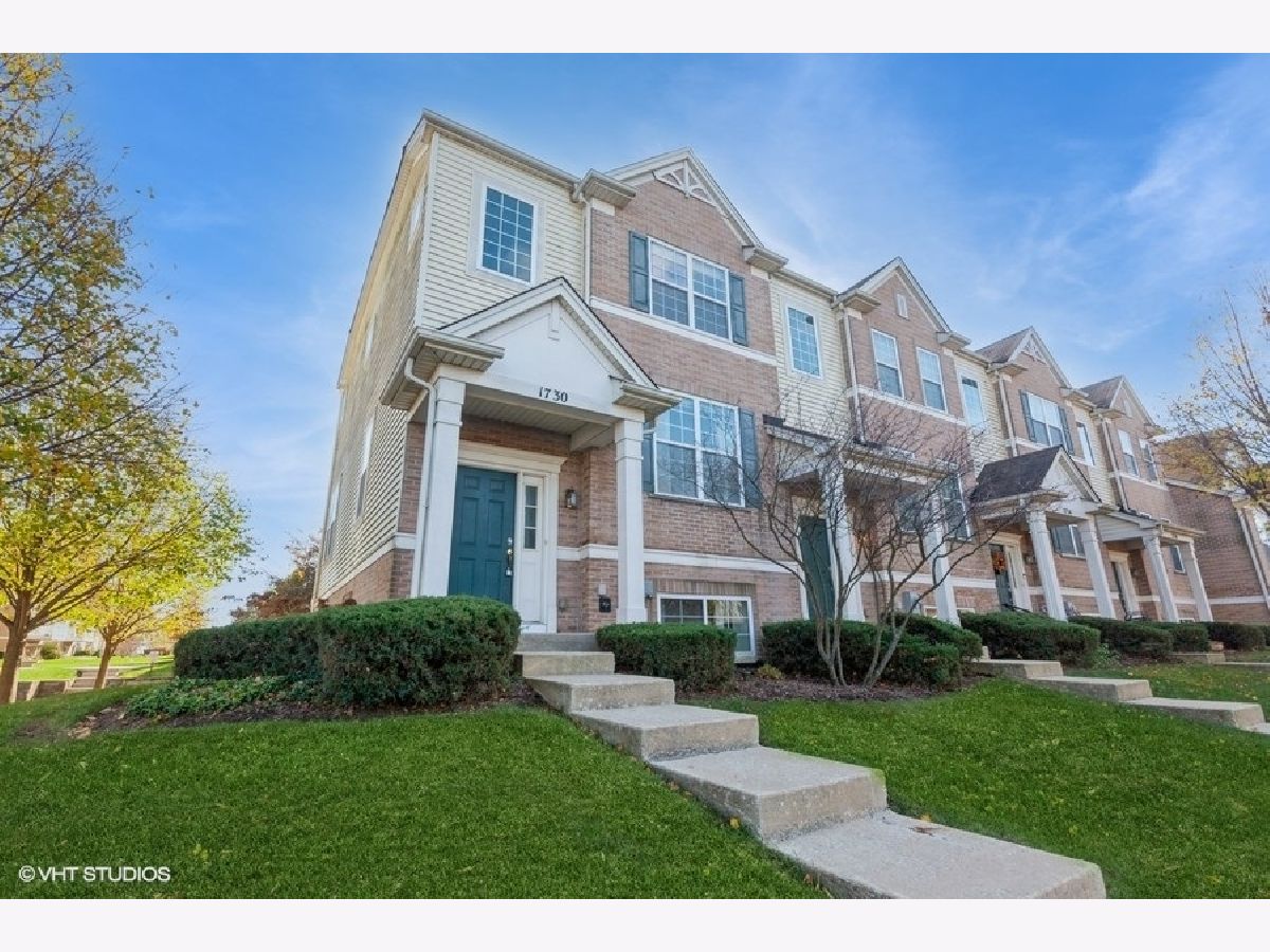 Townhomes Rented Church Street Station Hanover Park Illinois, 1730 Dogwood