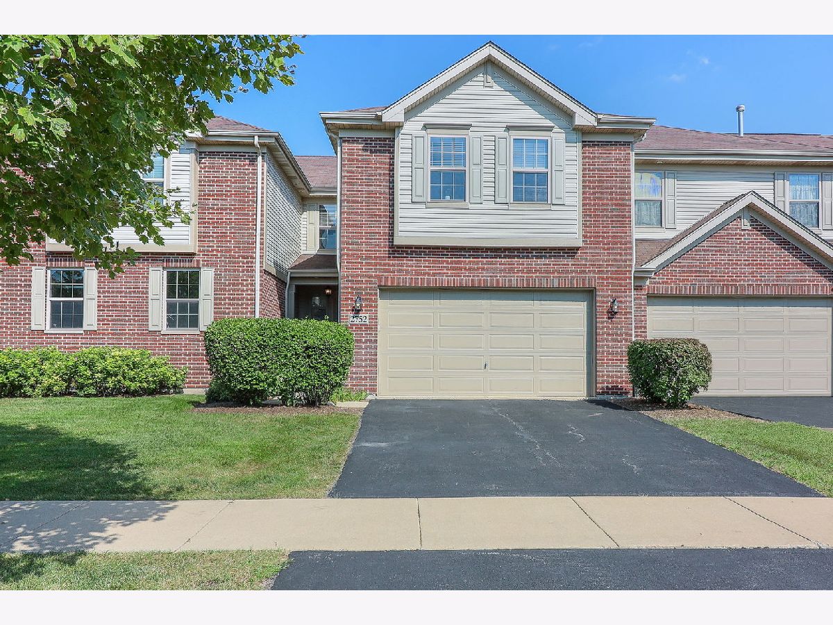 Townhomes Sold Mayfair Naperville Illinois, 2752 Blakely