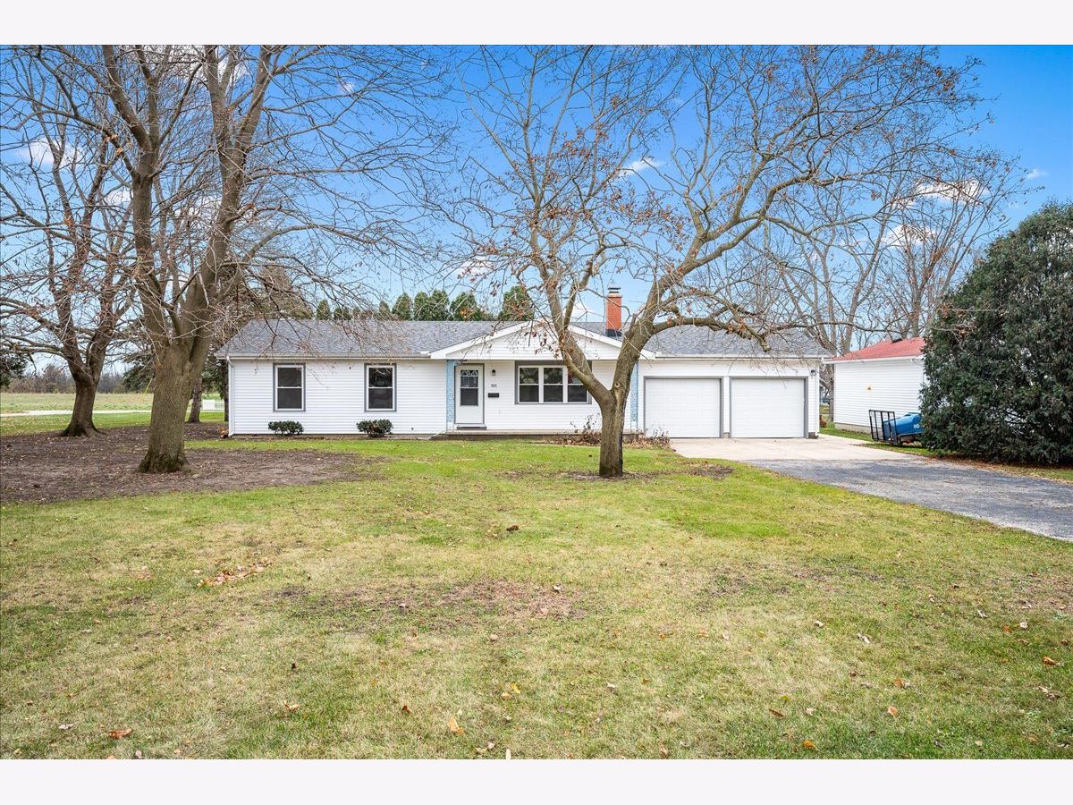  Sold Hoopeston Illinois, 905 Young