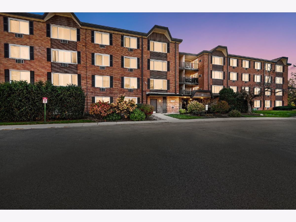 Condominiums Sold Mallard Cove Arlington Heights Illinois, 1216 New Wilke