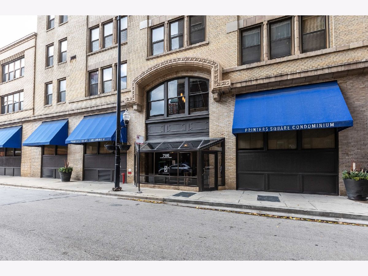 Condominiums Rented Printers Square Chicago Illinois, 780 Federal