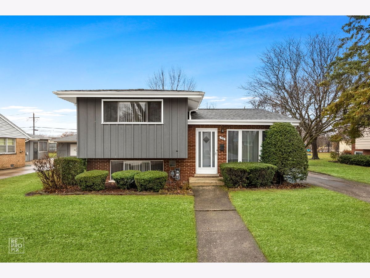 Homes Sold Country Club Highlands Elmhurst Illinois, 15W576 Victory