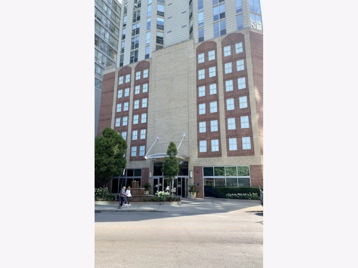 Condominiums Rented Admirals Pointe Chicago Illinois, 645 Kingsbury