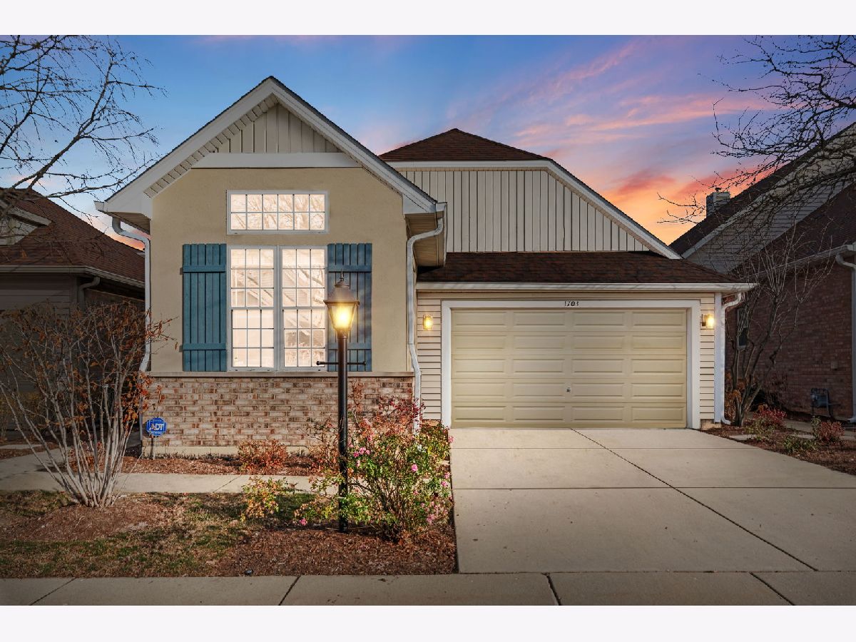  Sold Oakbrook Terrace Illinois, 1703 Astor
